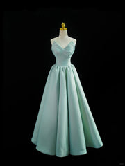 Vestido de noche largo azul con escote en V, sin tirantes y corte A 