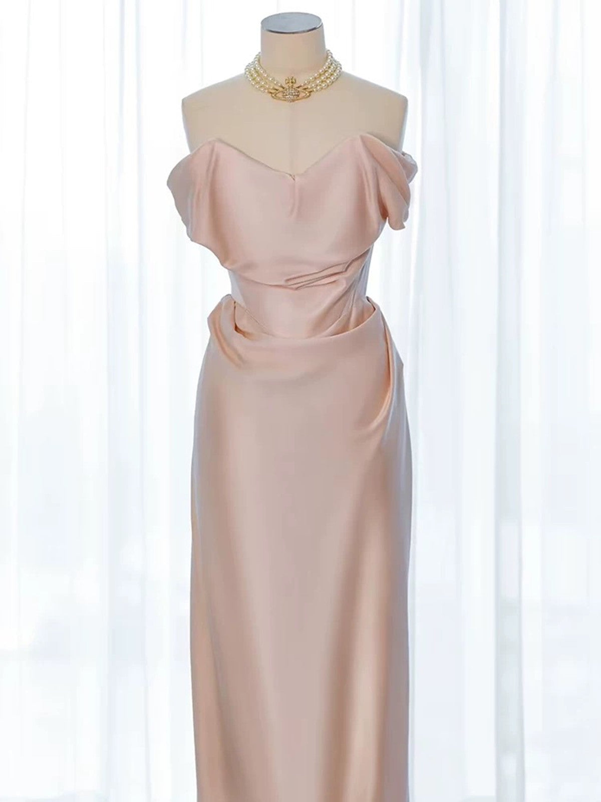 Vestido de fiesta de boda largo con hombros descubiertos de satén suave rosa 