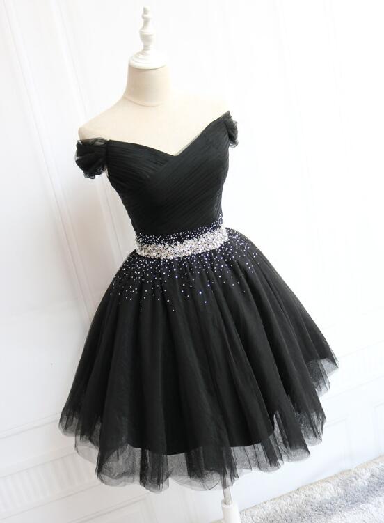 Vestido negro de fiesta de tul corto y bonito. 