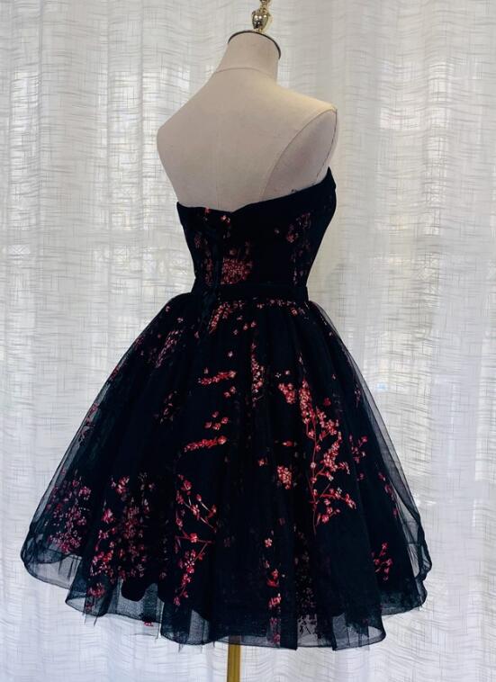 Lovely Black Sweetheart Short Homecoming Dress