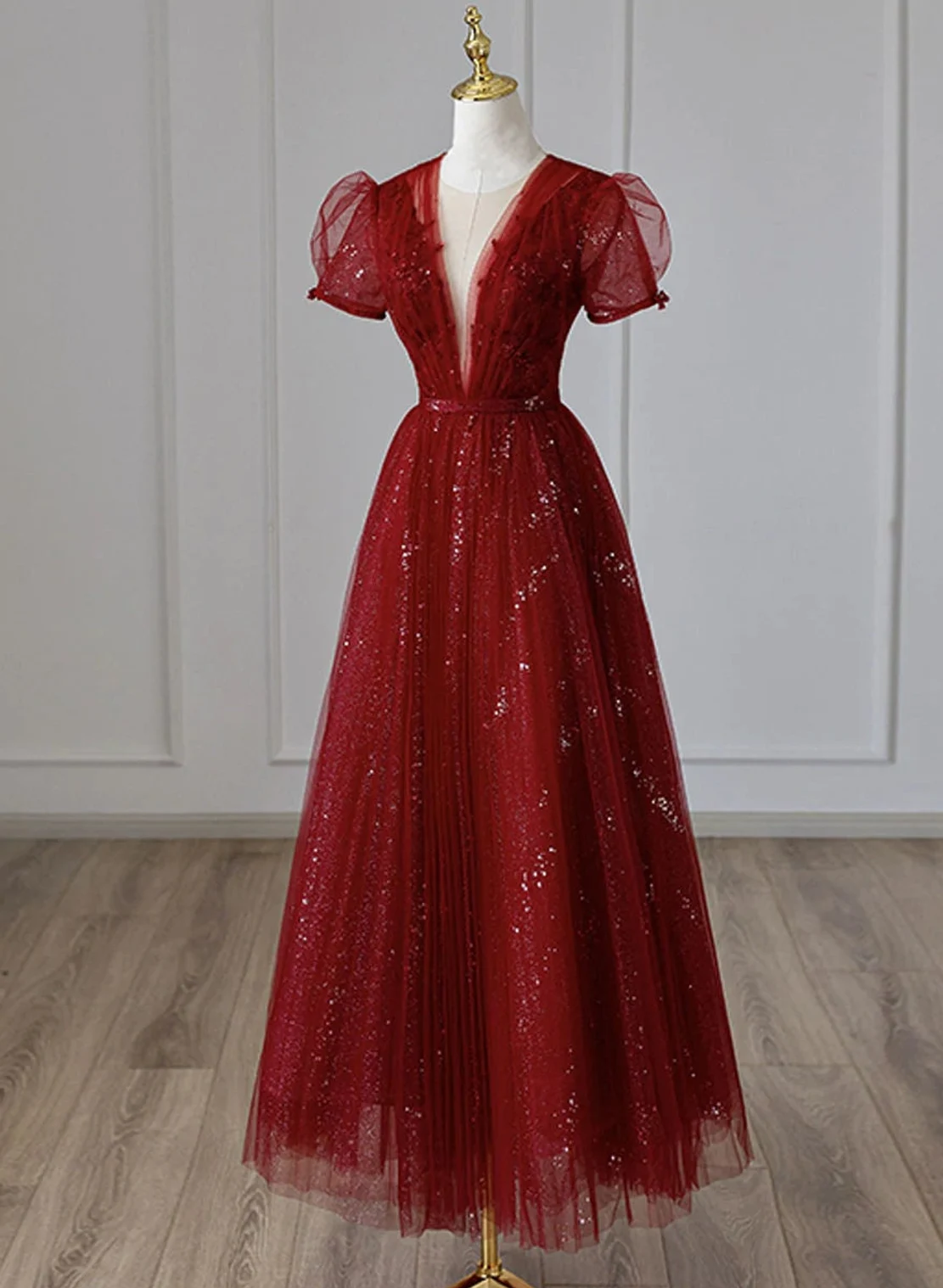 Vestido de dama de honor con mangas cortas de tul rojo vino 