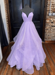 Vestido formal largo con tirantes de tul morado claro 