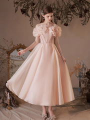Vestido de fiesta rosa de manga corta con escote en forma de corazón y cuentas 