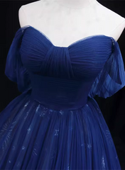 Vestido de fiesta de tul azul marino con escote en forma de A y corte en A 