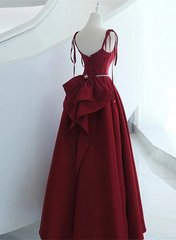 Vestido de fiesta largo con tirantes de satén rojo vino 