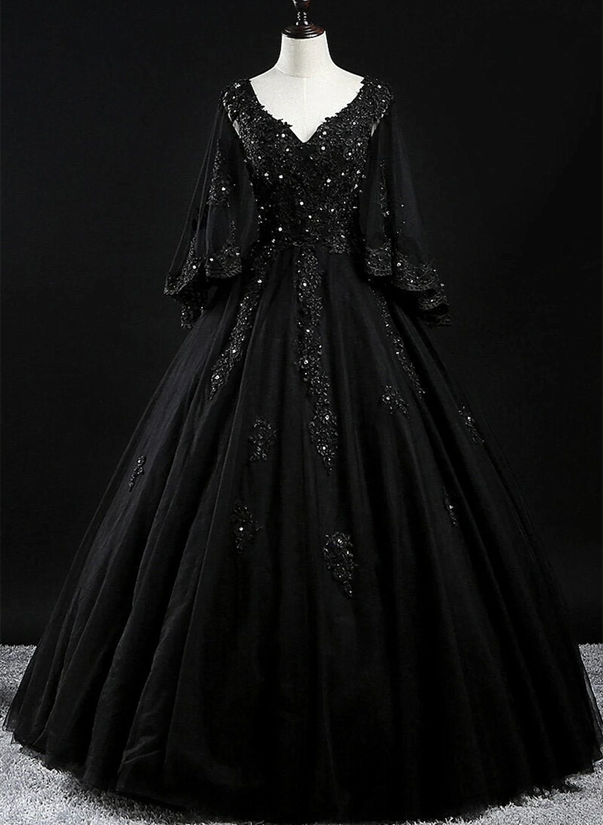 Hermoso vestido de tul con apliques de encaje y cuentas para dulces 16 