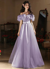 Vestido de fiesta de tul con hombros descubiertos en morado claro 