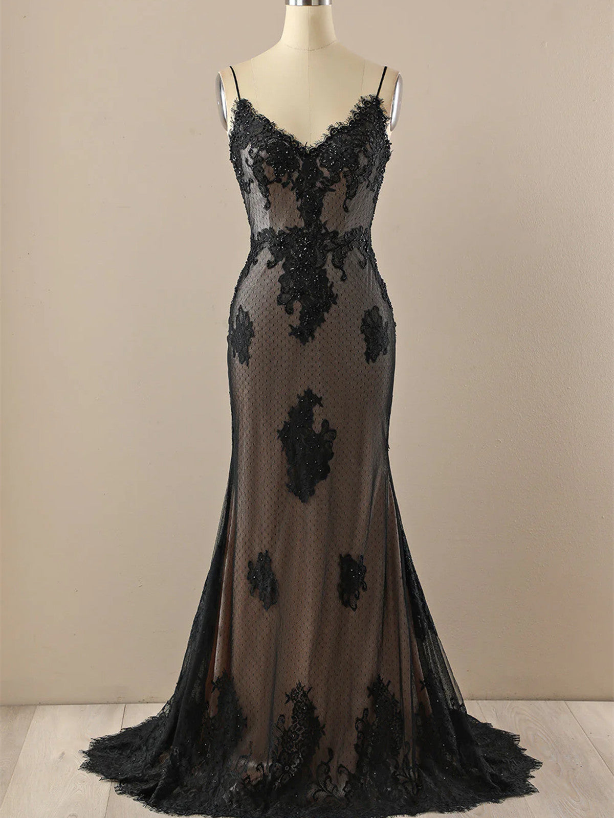 Black Mermaid V-neckline Straps Lace Party Dress