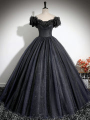 Vestido de fiesta negro brillante de tul con hombros descubiertos y largo hasta el suelo 