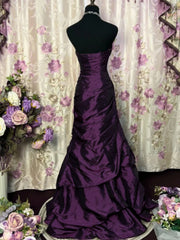 Vestido de fiesta sin tirantes de tafetán con escote en forma de corazón morado 
