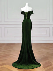 Vestido formal largo de sirena con hombros descubiertos y terciopelo verde 