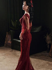 Vestido de fiesta largo de sirena color rojo vino con encaje 