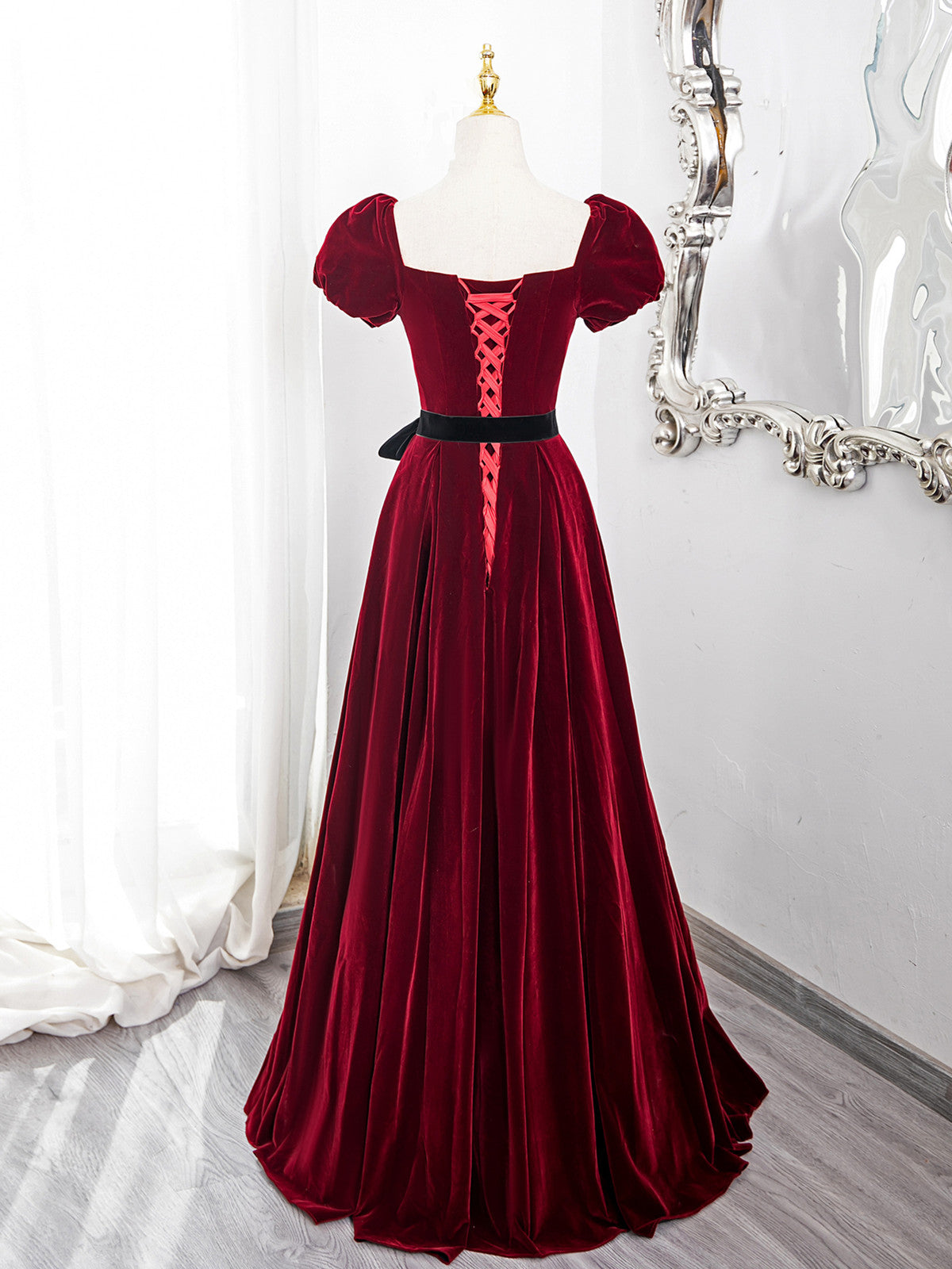 Precioso vestido formal de terciopelo rojo vino con mangas cortas 