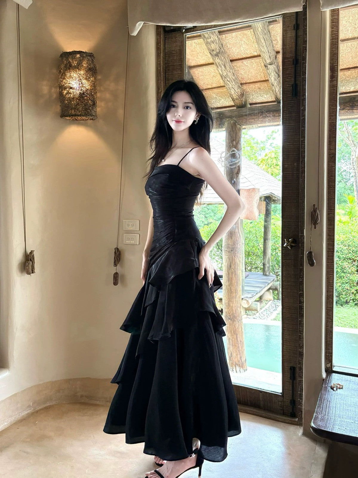 Vestido de fiesta largo elegante con tirantes de sirena de satén negro 