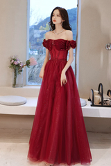 Vestido de fiesta largo rojo vino con escote en forma de corazón y cuentas y hombros descubiertos 