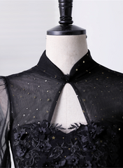 Vestido negro de tul con escote alto y mangas largas para quinceañeras 