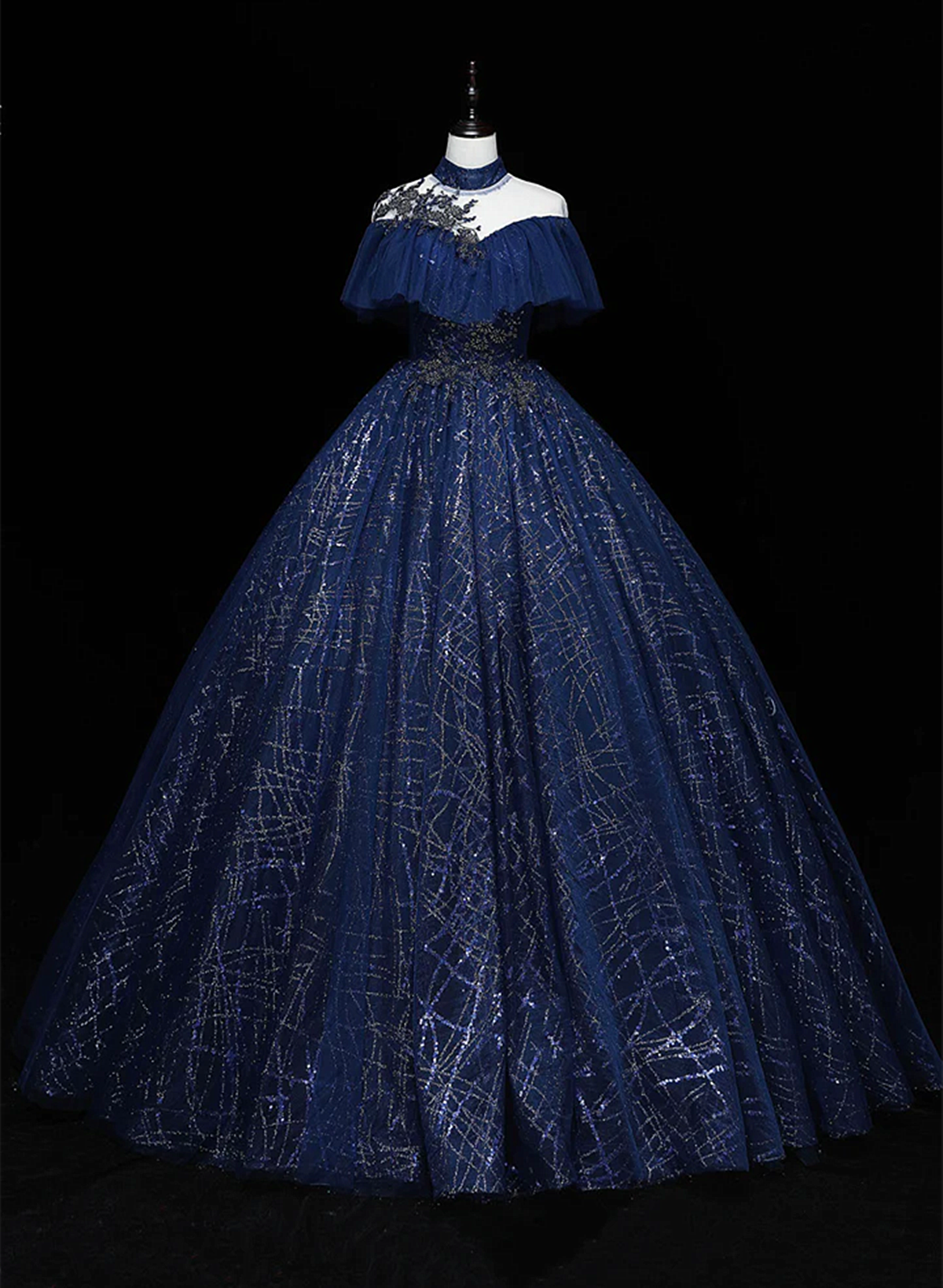 Vestido formal de tul con encaje y escote alto azul marino 