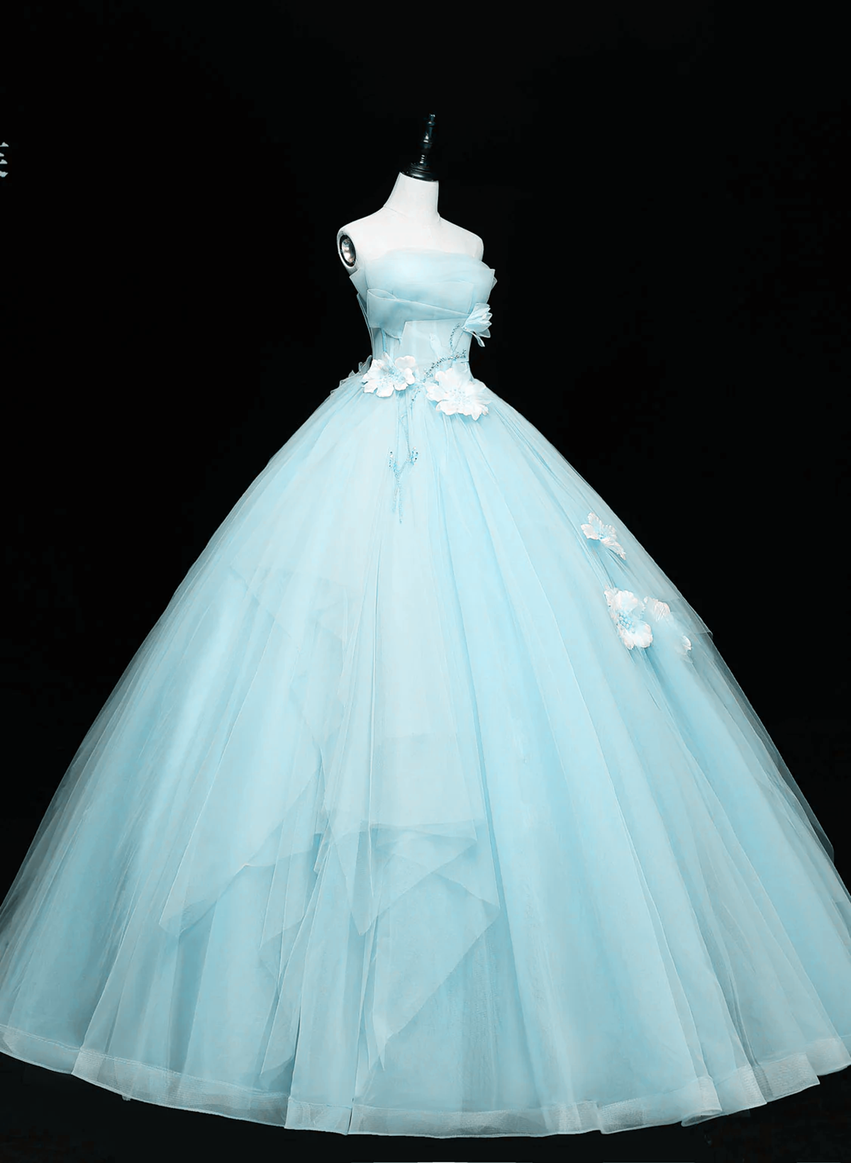 Precioso vestido largo de tul azul para dulces 16 