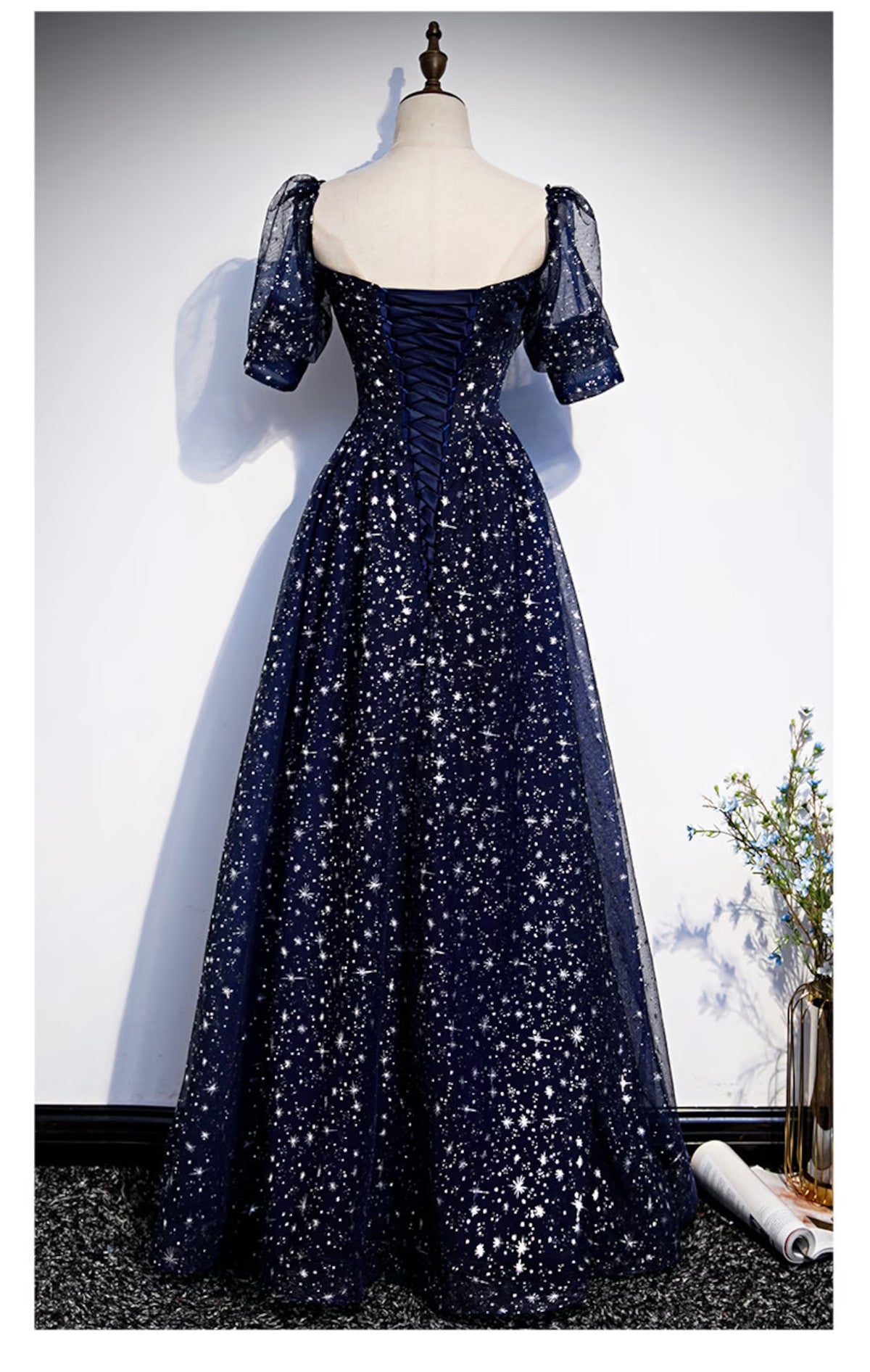 Vestido de fiesta azul marino sencillo de tul con mangas cortas 