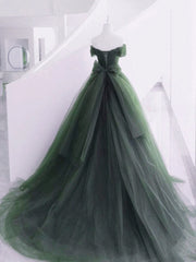 Vestido de fiesta largo de tul con escote en forma de corazón y hombros descubiertos en color verde 