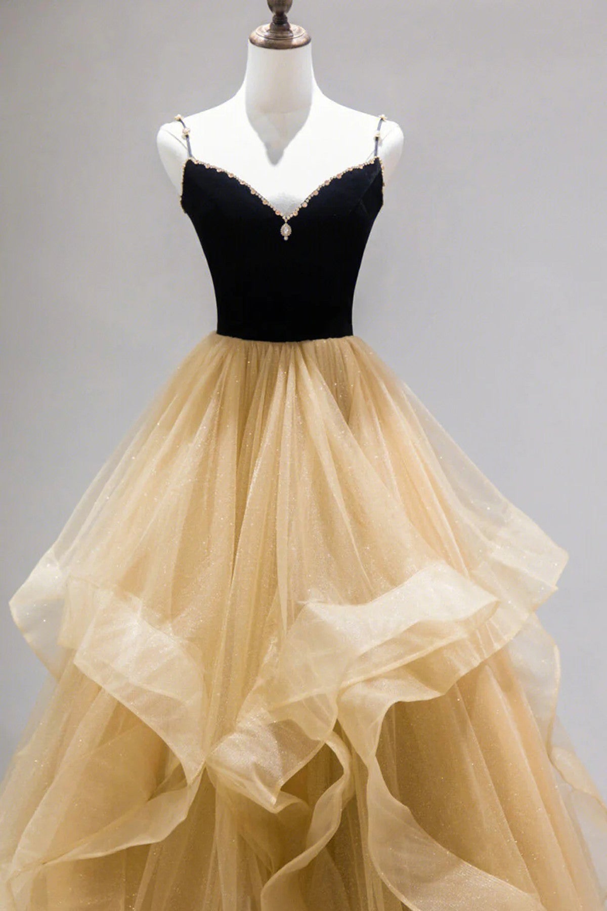 Champagne Tulle A-line Sweetheart Beaded Straps Prom Dress