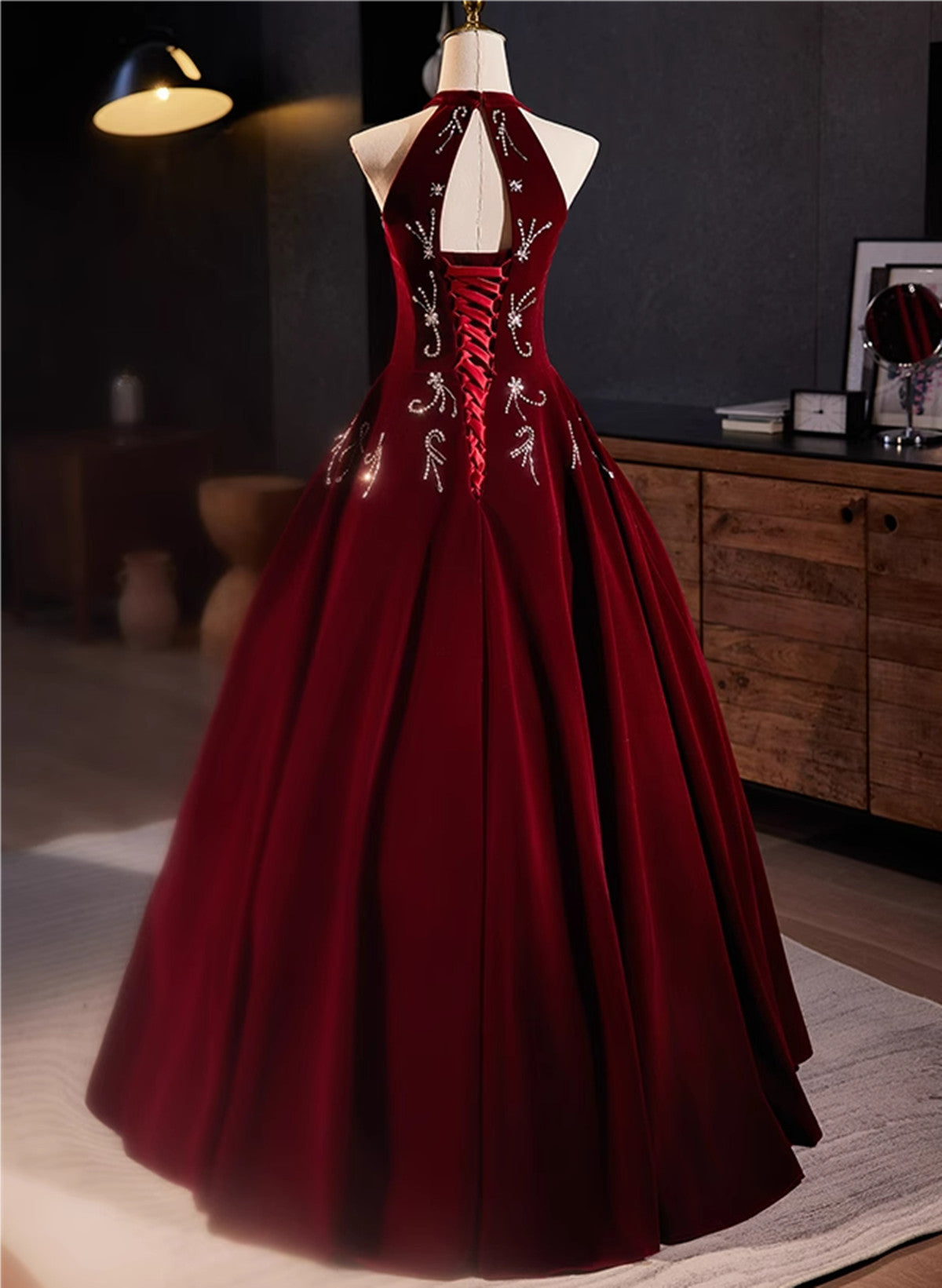 Vestido de fiesta de terciopelo rojo vino con cuentas y corte en A 