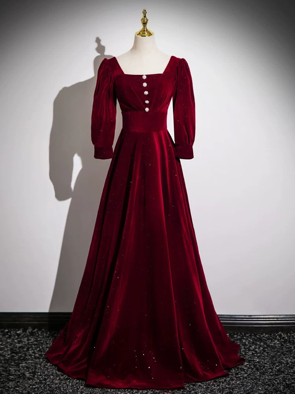Vestido de fiesta rojo vino con mangas largas y corte A hasta el suelo 