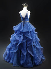 Vestido de fiesta con escote en V y capas de tul azul brillante 