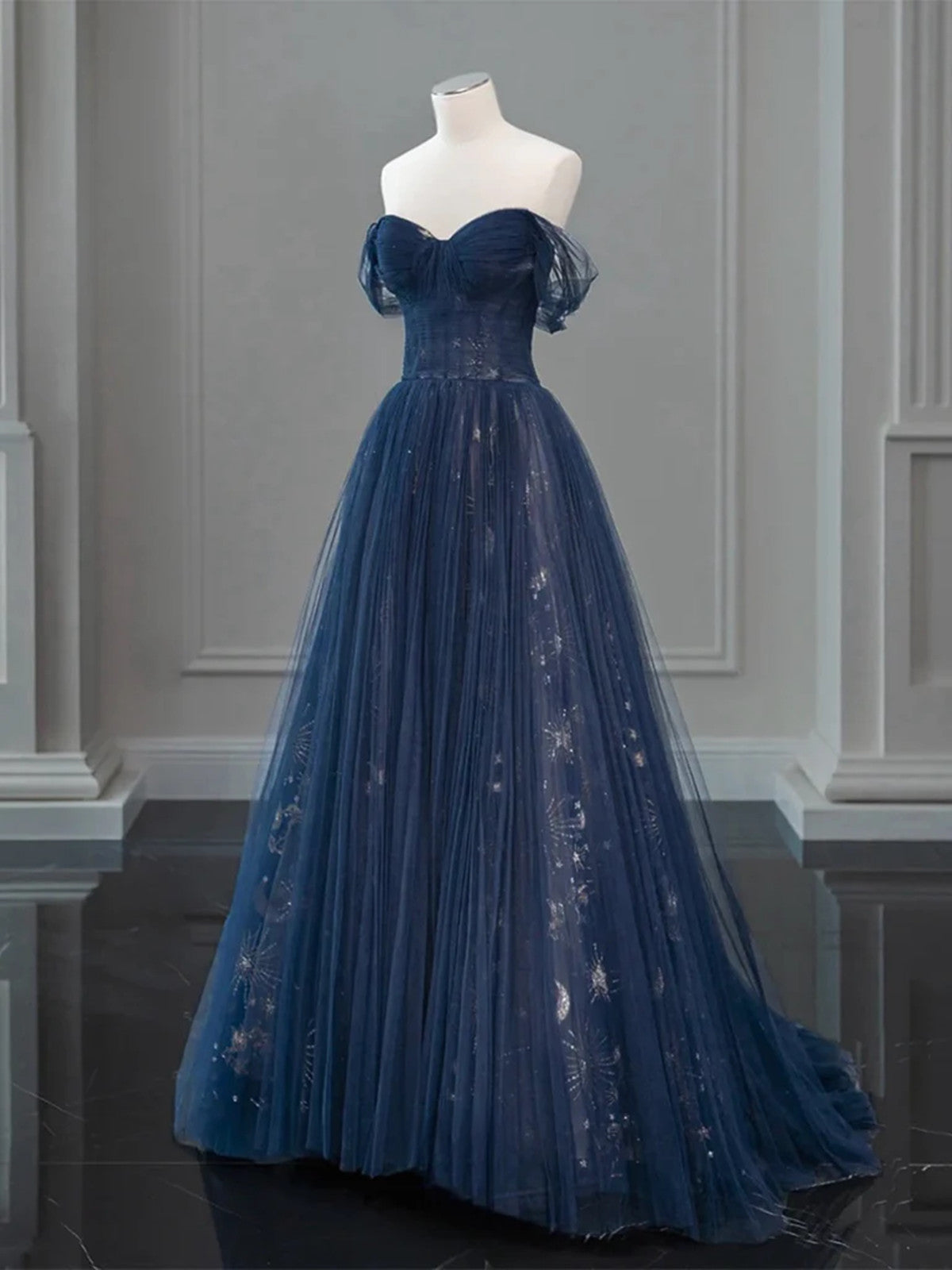 Vestido de fiesta largo de tul azul marino con escote en forma de A y escote en forma de corazón 