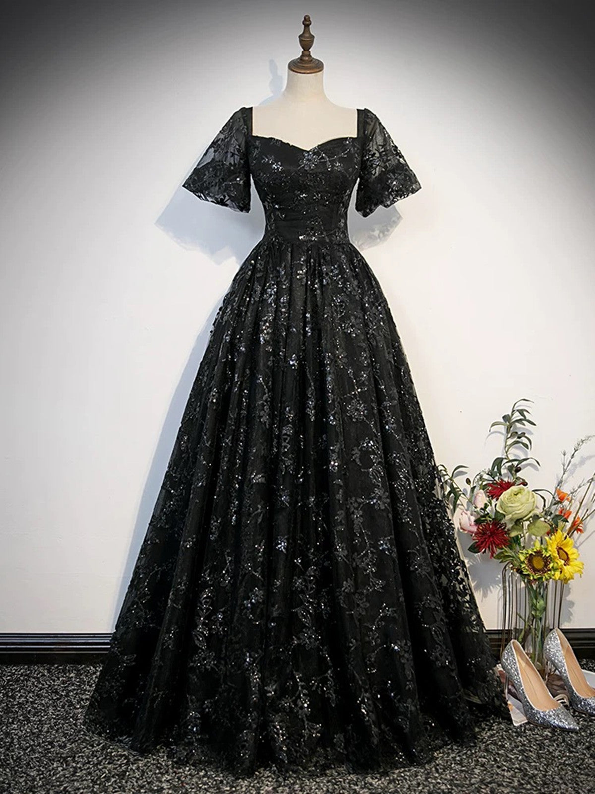 Vestido de noche largo de manga corta con encaje negro 