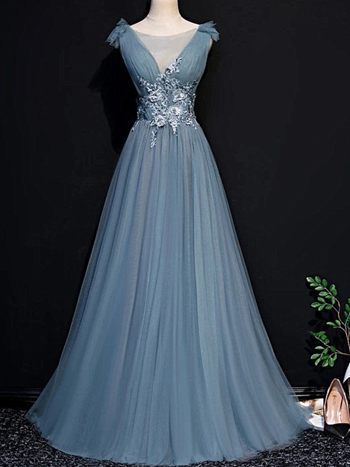 Vestido de fiesta largo hasta el suelo de tul azul con apliques de encaje 