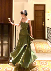 Vestido formal largo con escote en forma de corazón y tirantes verdes elegantes 