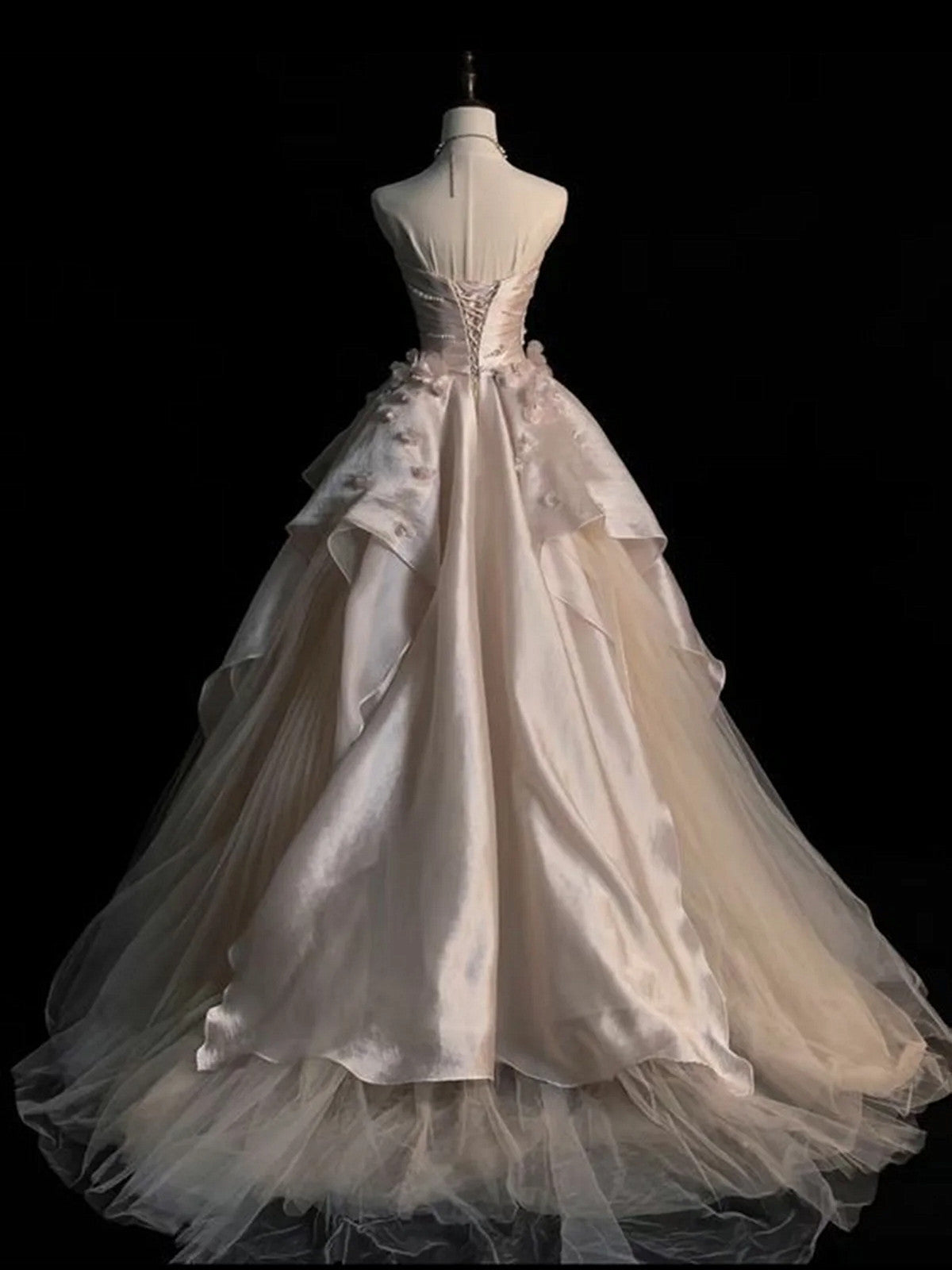 Vestido de fiesta de tul en línea A sin tirantes en rosa y champán 