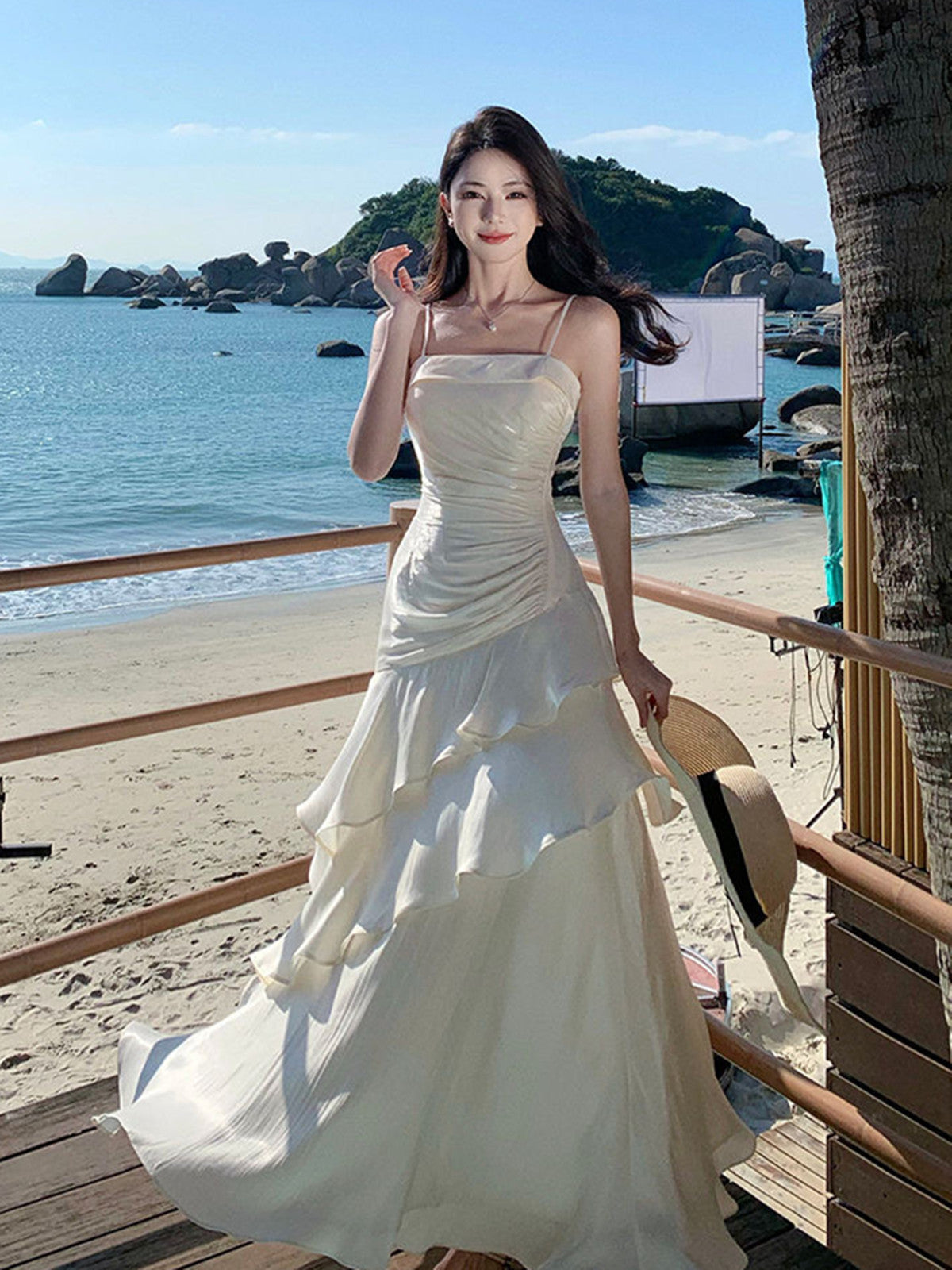 Vestido de noche largo de satén con tirantes blancos y vestido de fiesta 