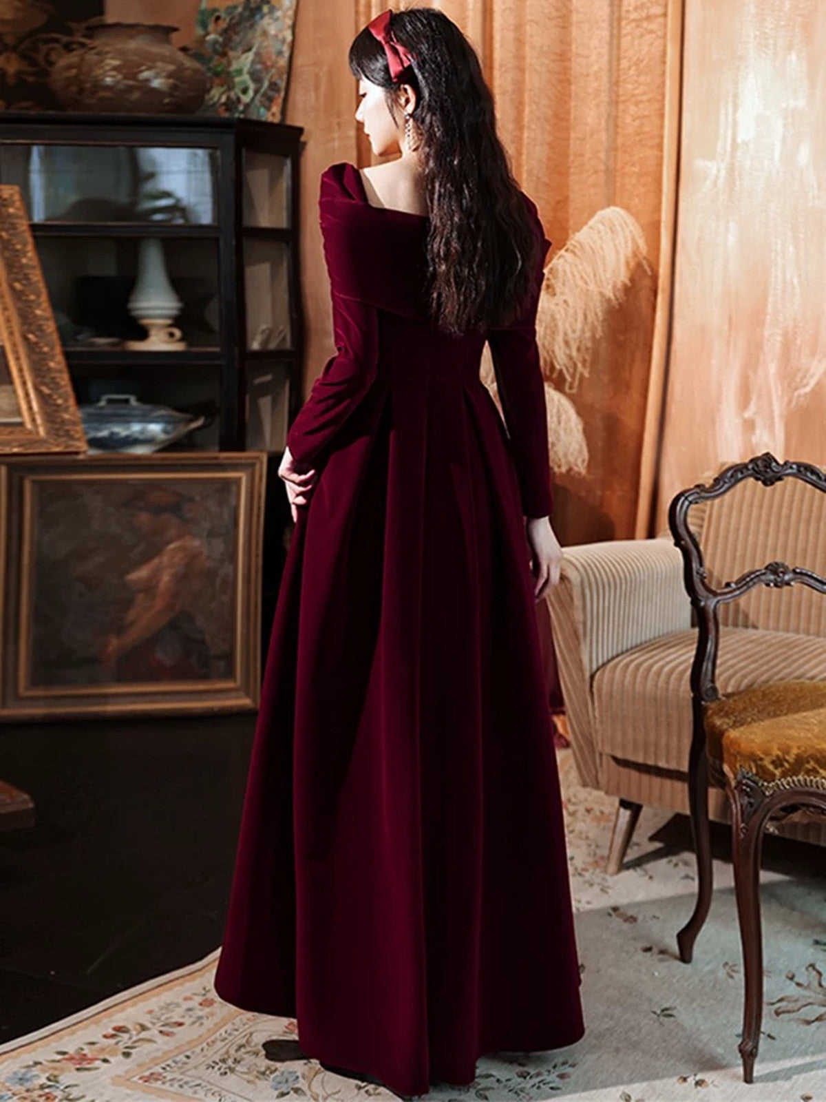 Vestido de fiesta de boda de terciopelo con mangas largas en color rojo vino 