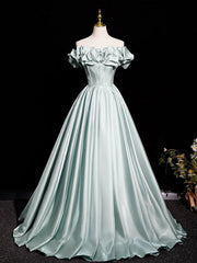 Vestido de fiesta verde satinado con hombros descubiertos, corte A y largo hasta el suelo 