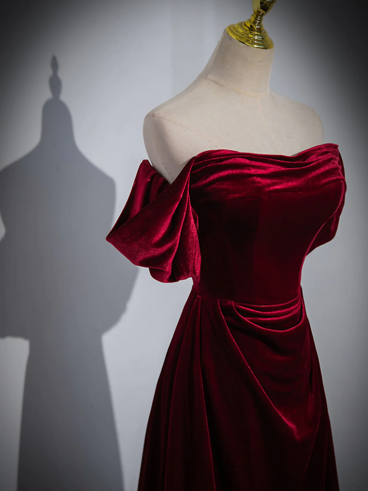 Vestido de fiesta de boda de terciopelo rojo vino con escote en forma de corazón y corte A 