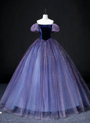 Vestido formal morado de tul y terciopelo con mangas cortas 
