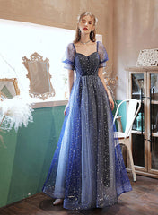 Vestido formal azul oscuro de manga corta con escote en forma de corazón 