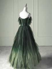 Vestido de fiesta de tul verde con hombros descubiertos, corte A y cuentas 