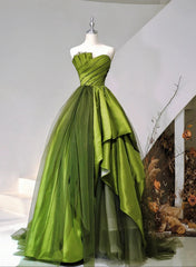 Vestido de fiesta largo con escote en forma de corazón de satén y tul verde 