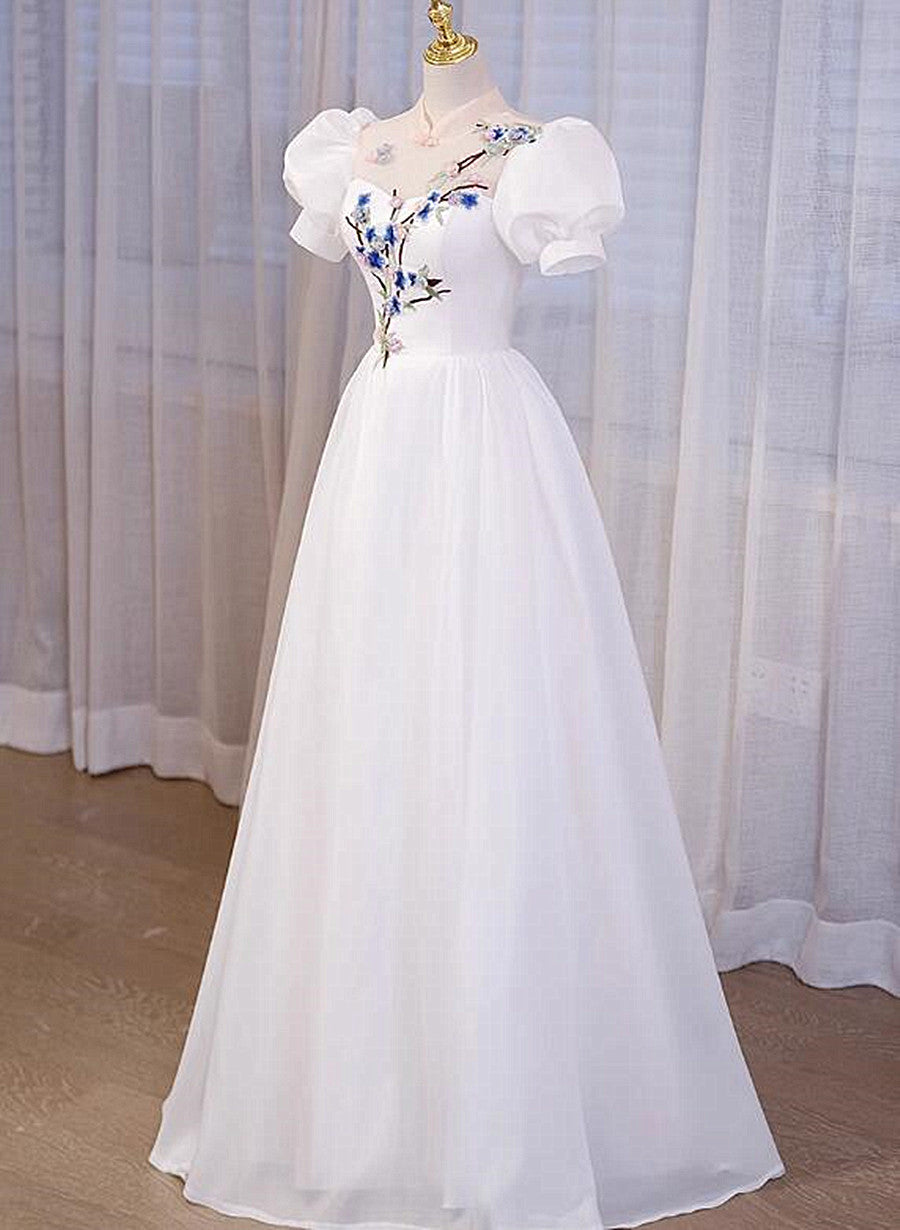 Vestido de fiesta blanco de escote alto, corte A y manga corta 