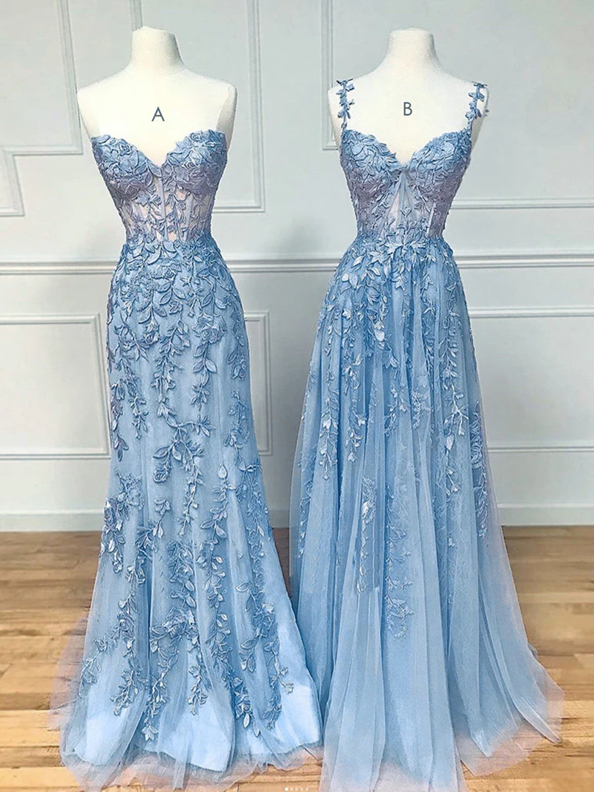 Vestido de fiesta largo de tul azul claro con encaje y escote en forma de corazón 
