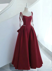 Vestido de fiesta largo con tirantes de satén rojo vino 