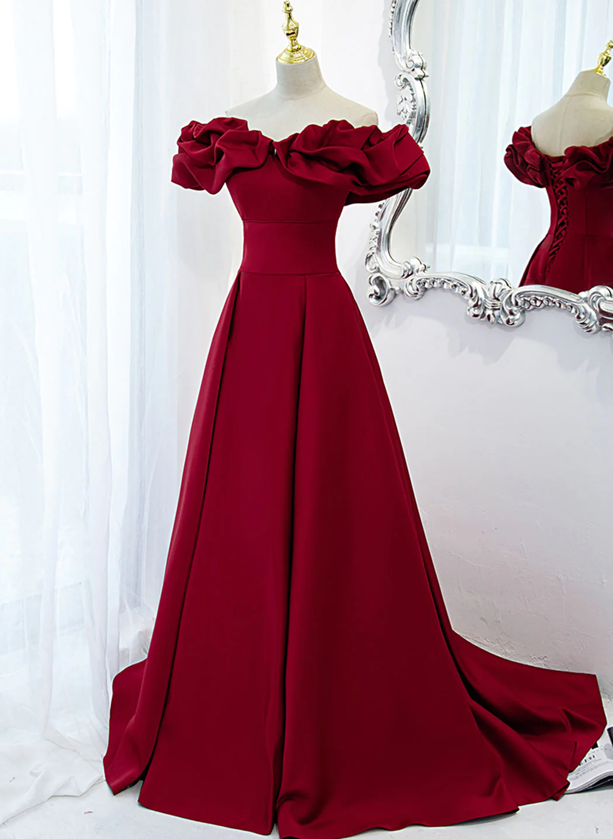 Vestido de fiesta largo con escote en forma de corazón en color rojo vino con hombros descubiertos 