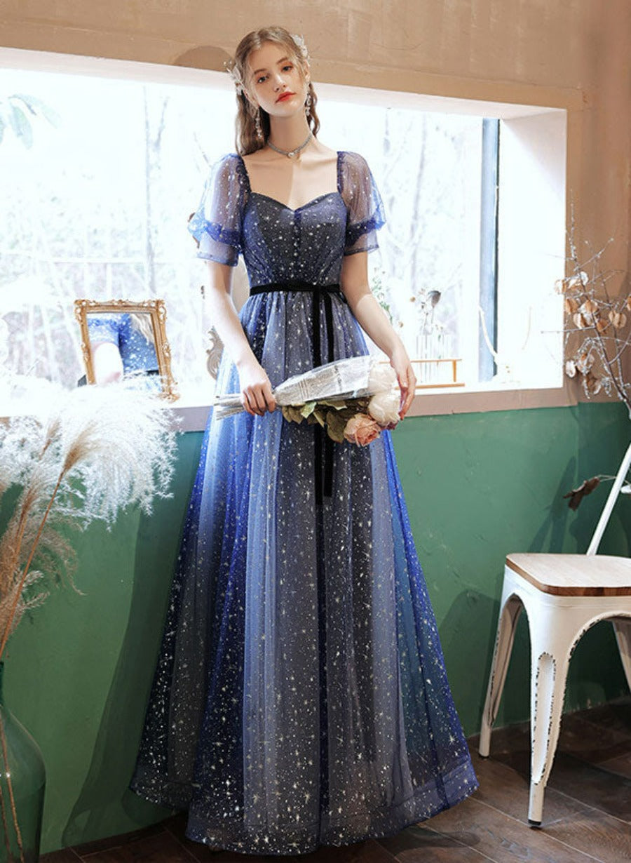 Vestido formal azul oscuro de manga corta con escote en forma de corazón 