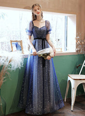 Vestido formal azul oscuro de manga corta con escote en forma de corazón 