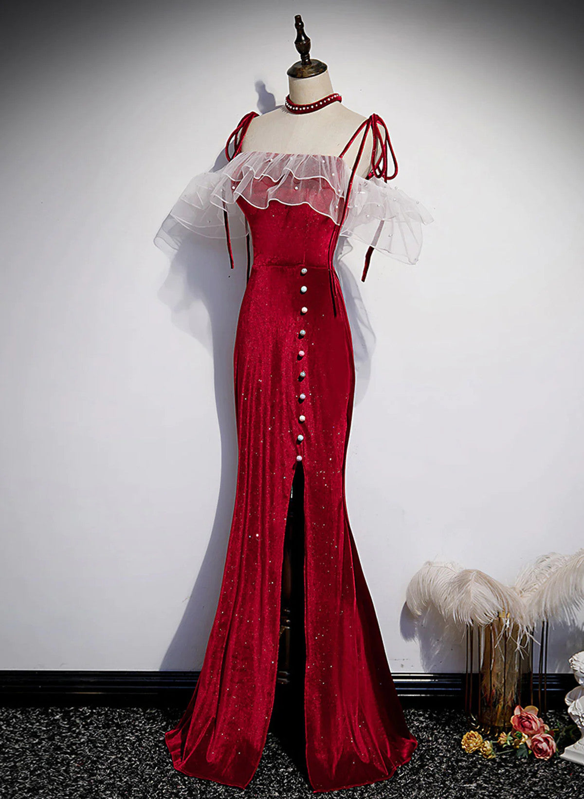 Hermoso vestido de fiesta largo estilo sirena de terciopelo rojo vino 