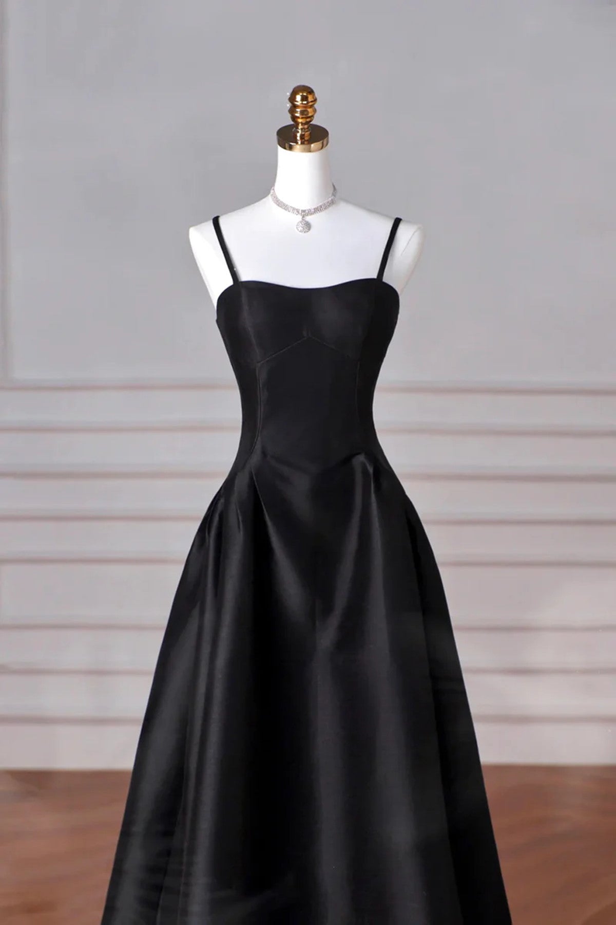 Black A-Line Straps Satin Long Party Dress