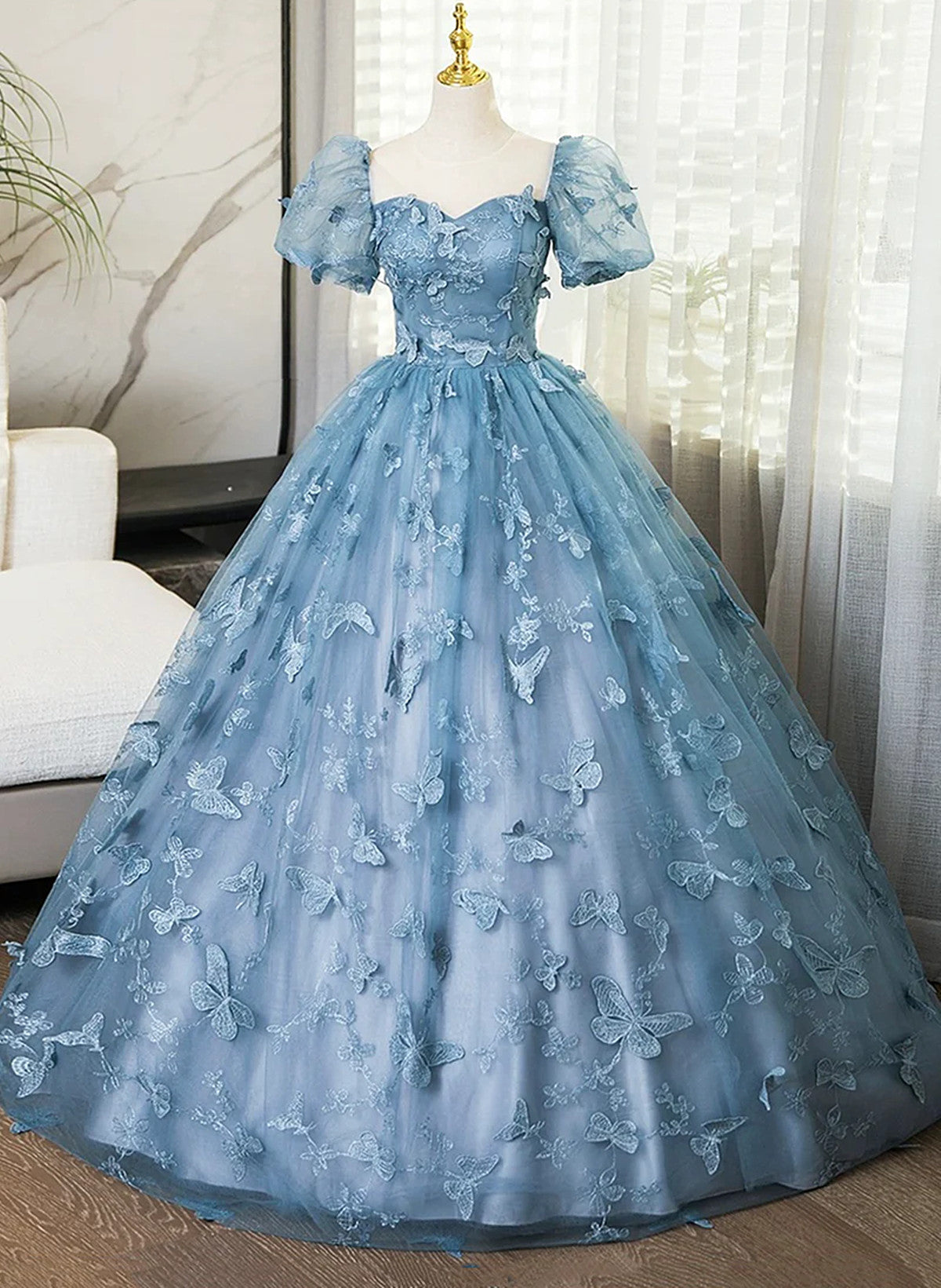 Precioso vestido de fiesta largo de manga corta azul con encaje de mariposa 